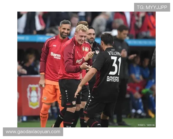 0比3开局费耶诺德球迷堵大巴